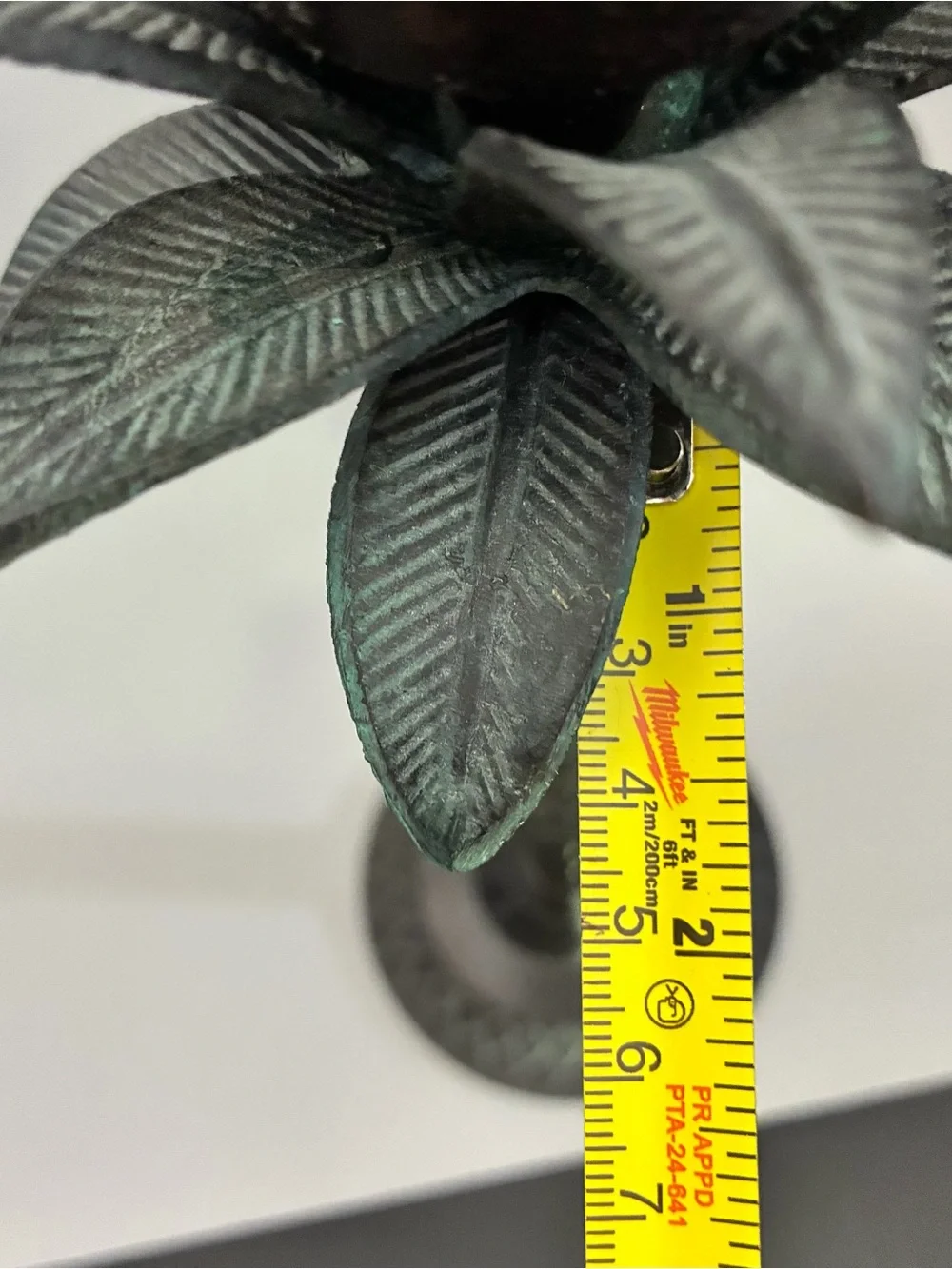 Decorative Metal Dark Bronze Palm Pillar Candle Holder